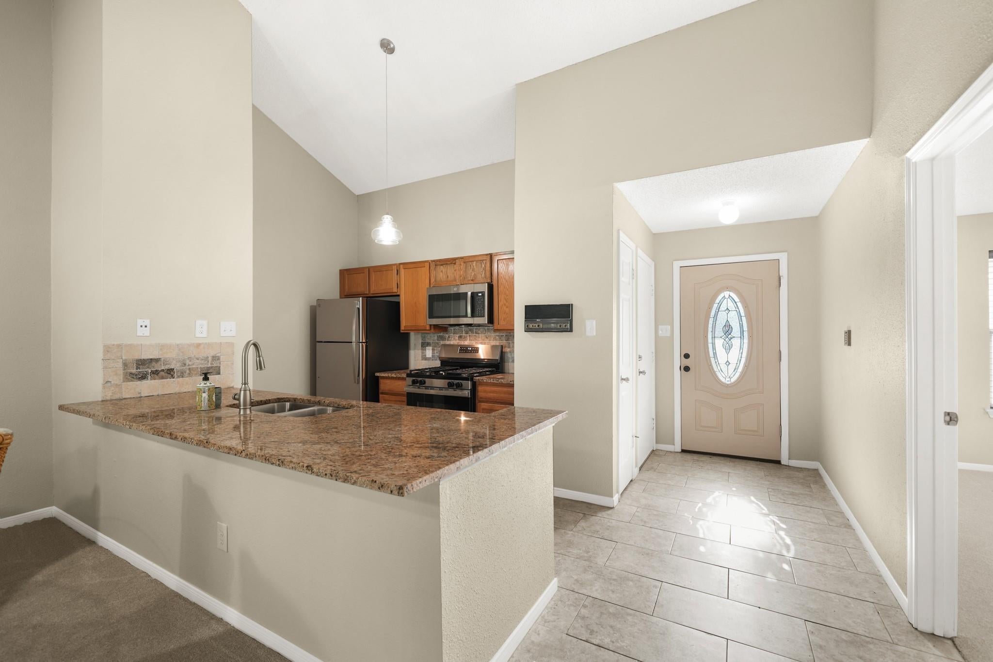 702 W Country Grove Circle