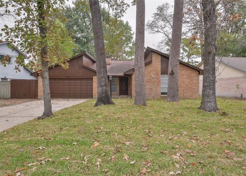 Photo of 2075 Little Cedar Drive, Houston, TX 77339 (MLS # 42987595)