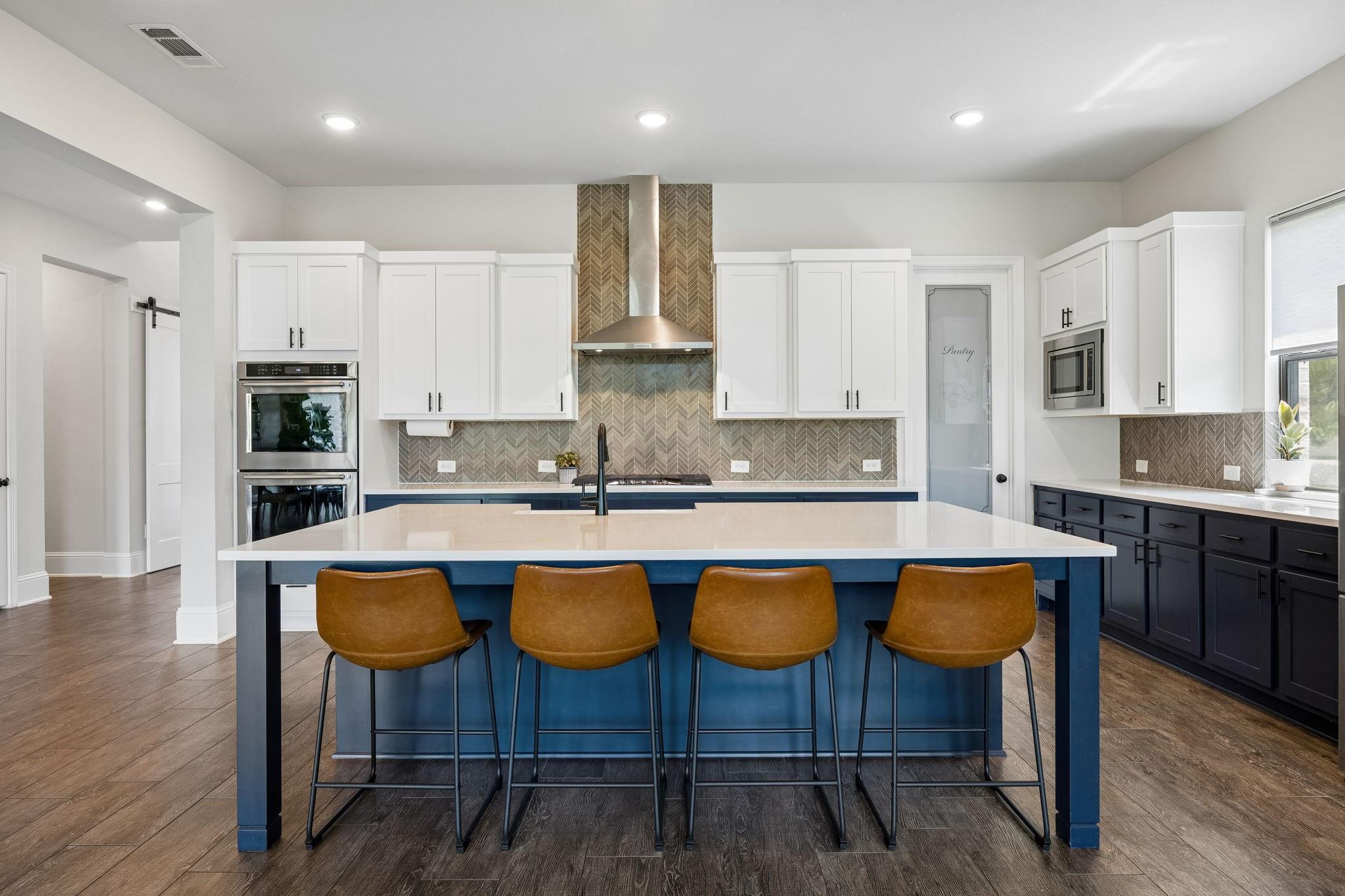 10102 S Goshawk Trail