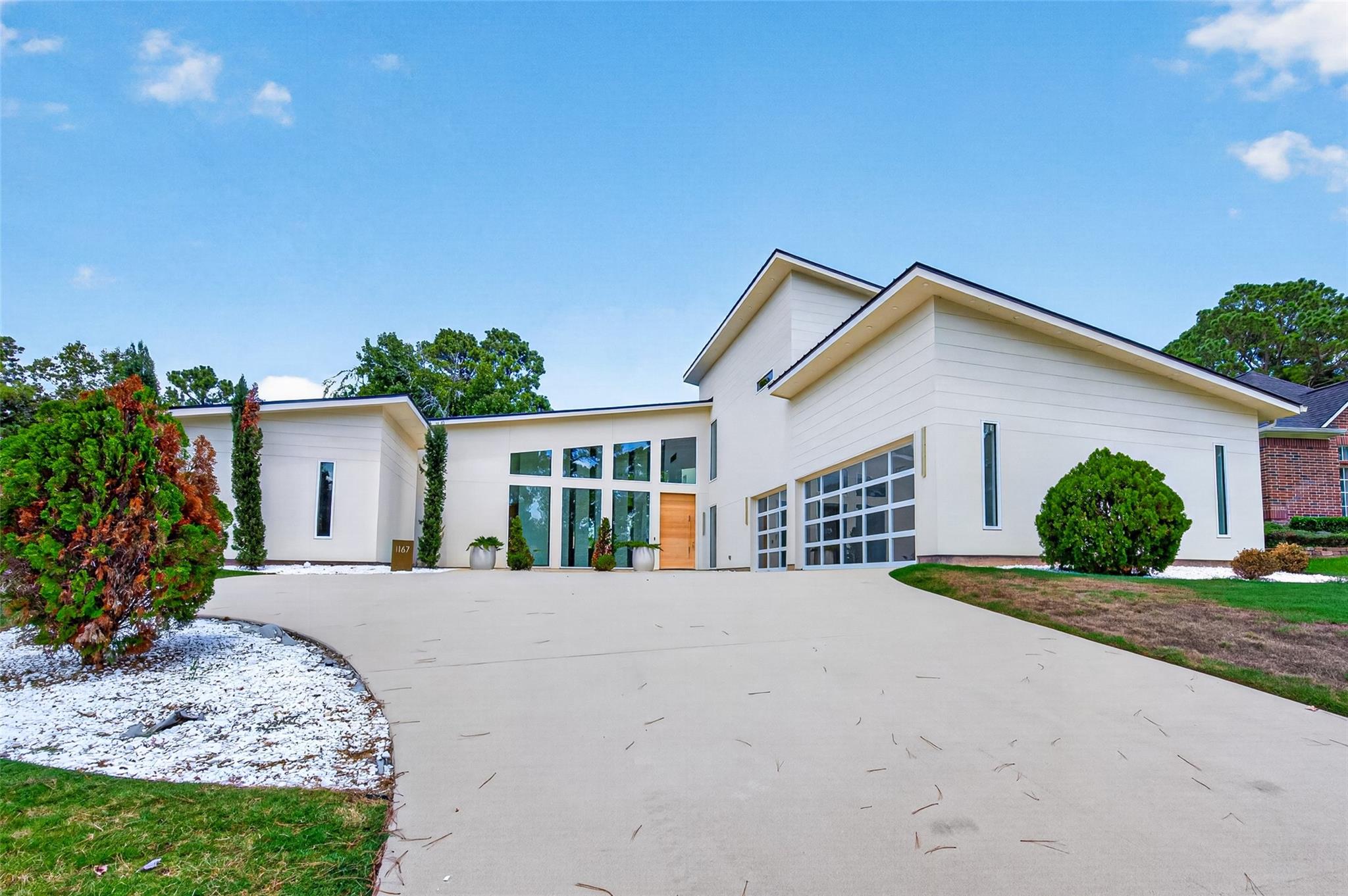 1167 Bentwater Drive