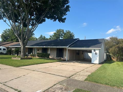 Photo of 910 Luella Avenue, Deer Park, TX 77536 (MLS # 42220678)