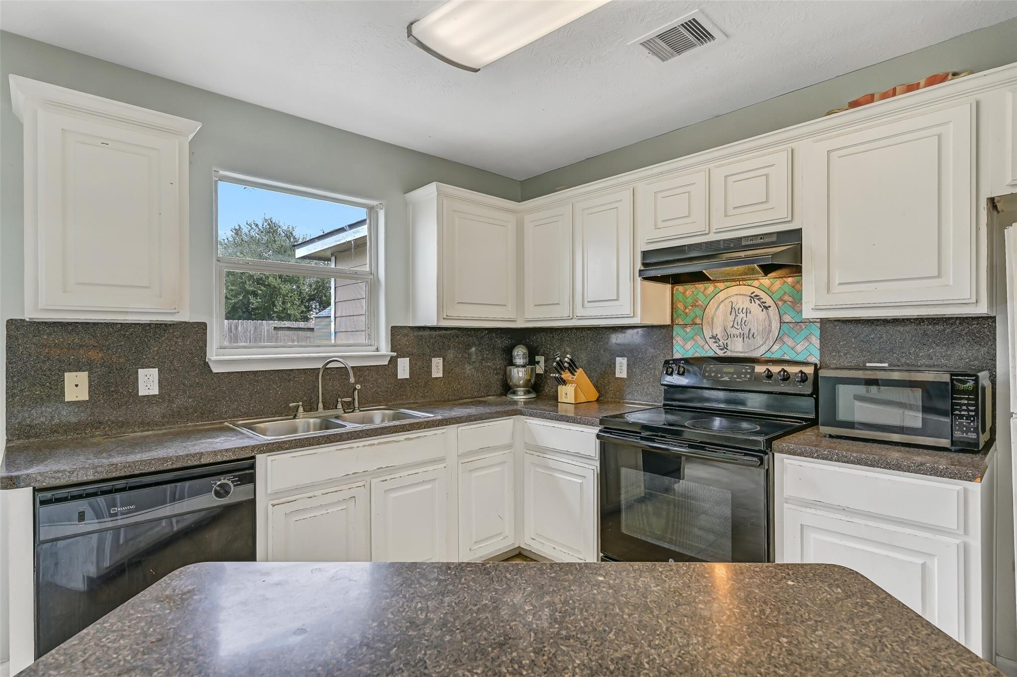 9022 Amberjack Drive