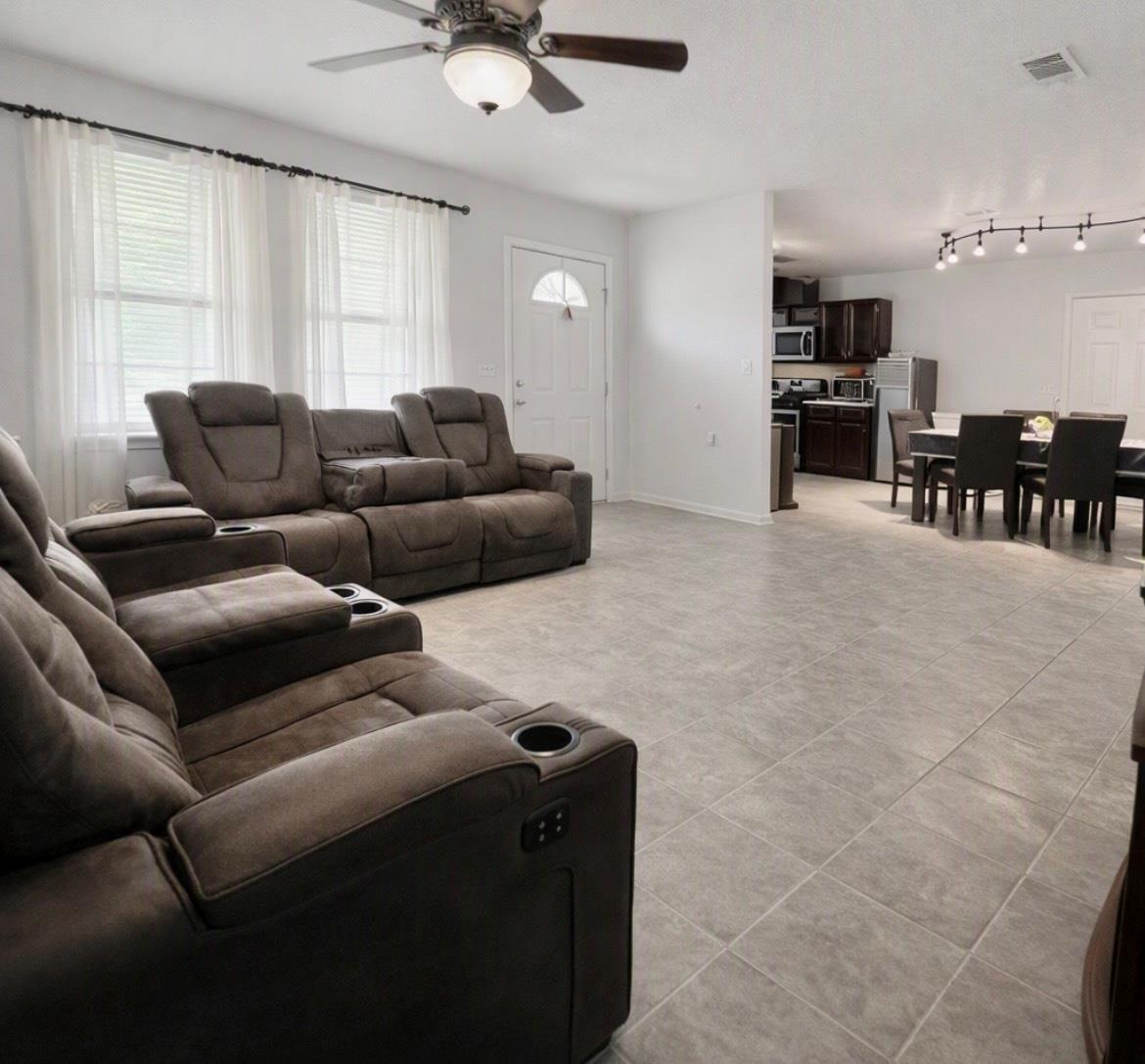 708 E 6th Street
