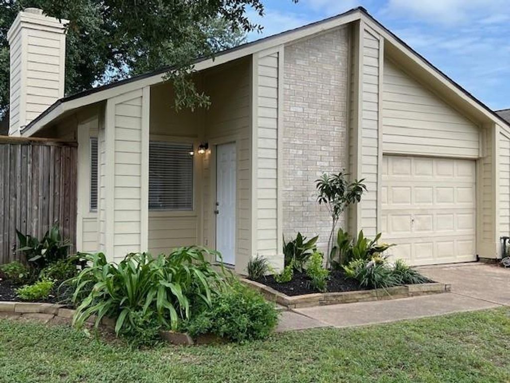 Photo of 6335 Porterway Drive, Houston, TX 77084 (MLS # 70181657)