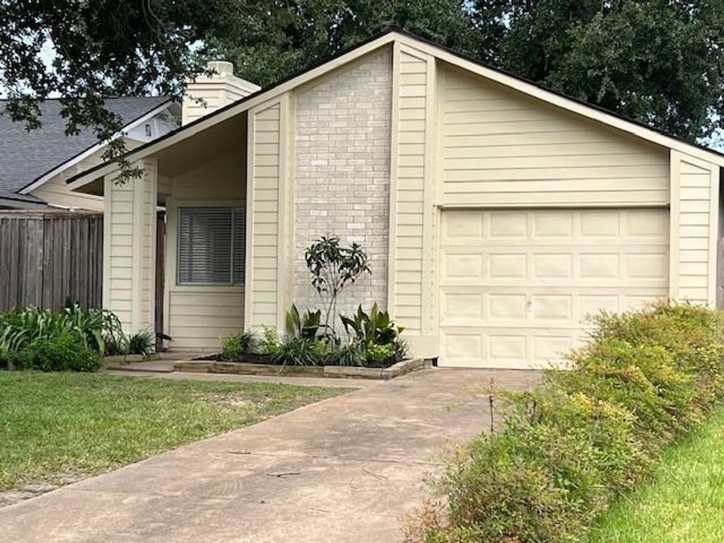 Photo of 6335 Porterway Drive, Houston, TX 77084 (MLS # 70181657)