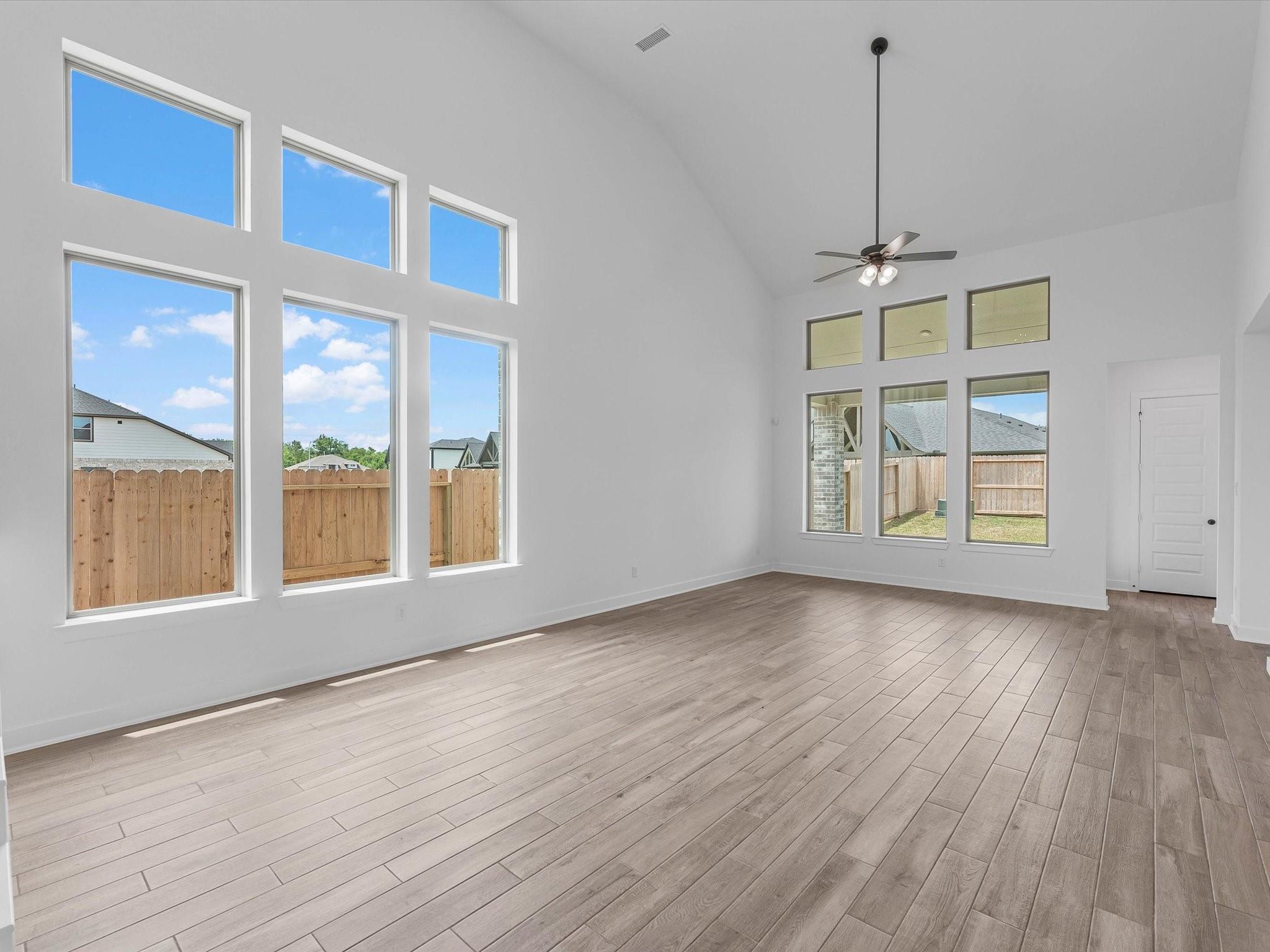 1131 Luna Drive