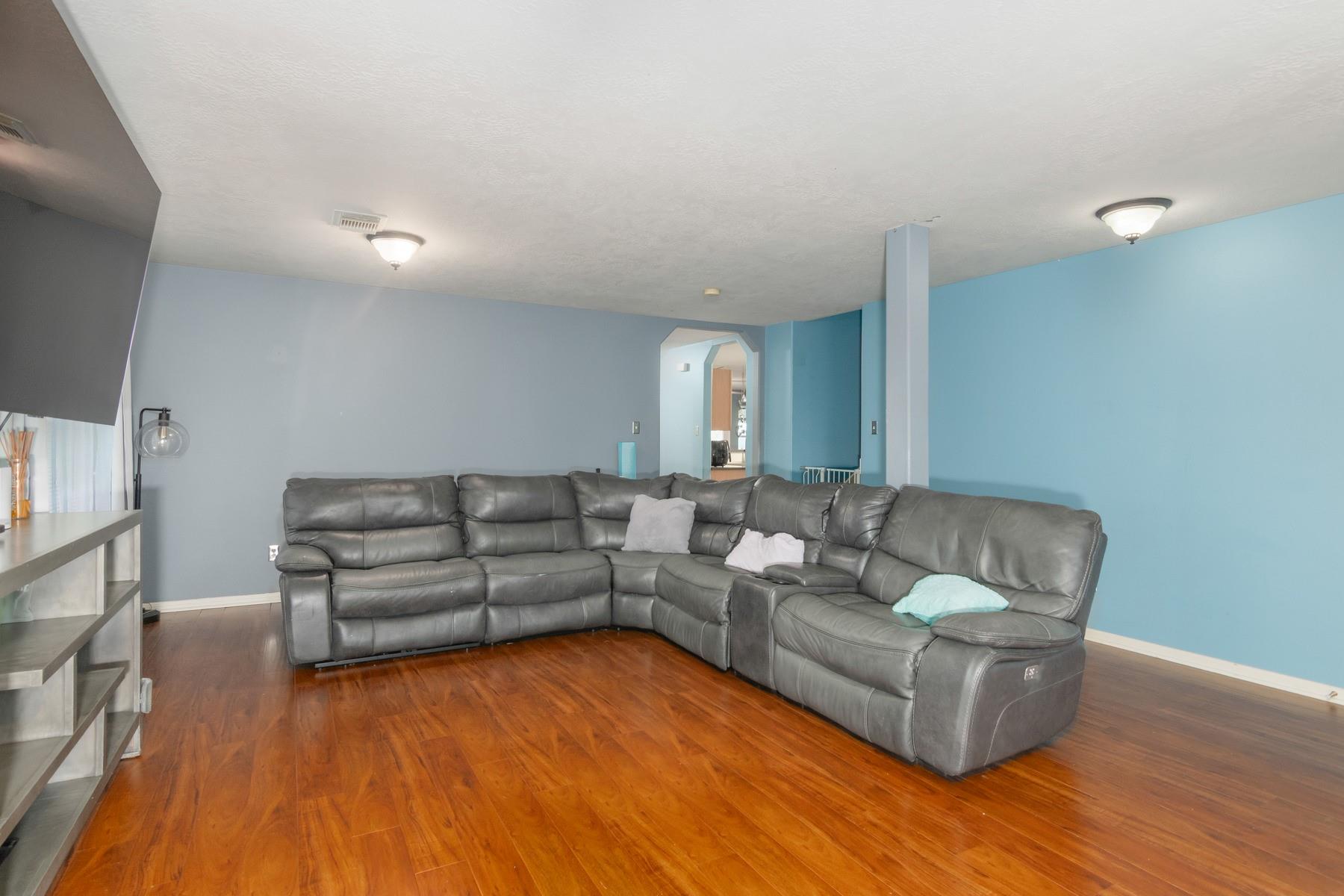 5015 Woodland Meadows Lane