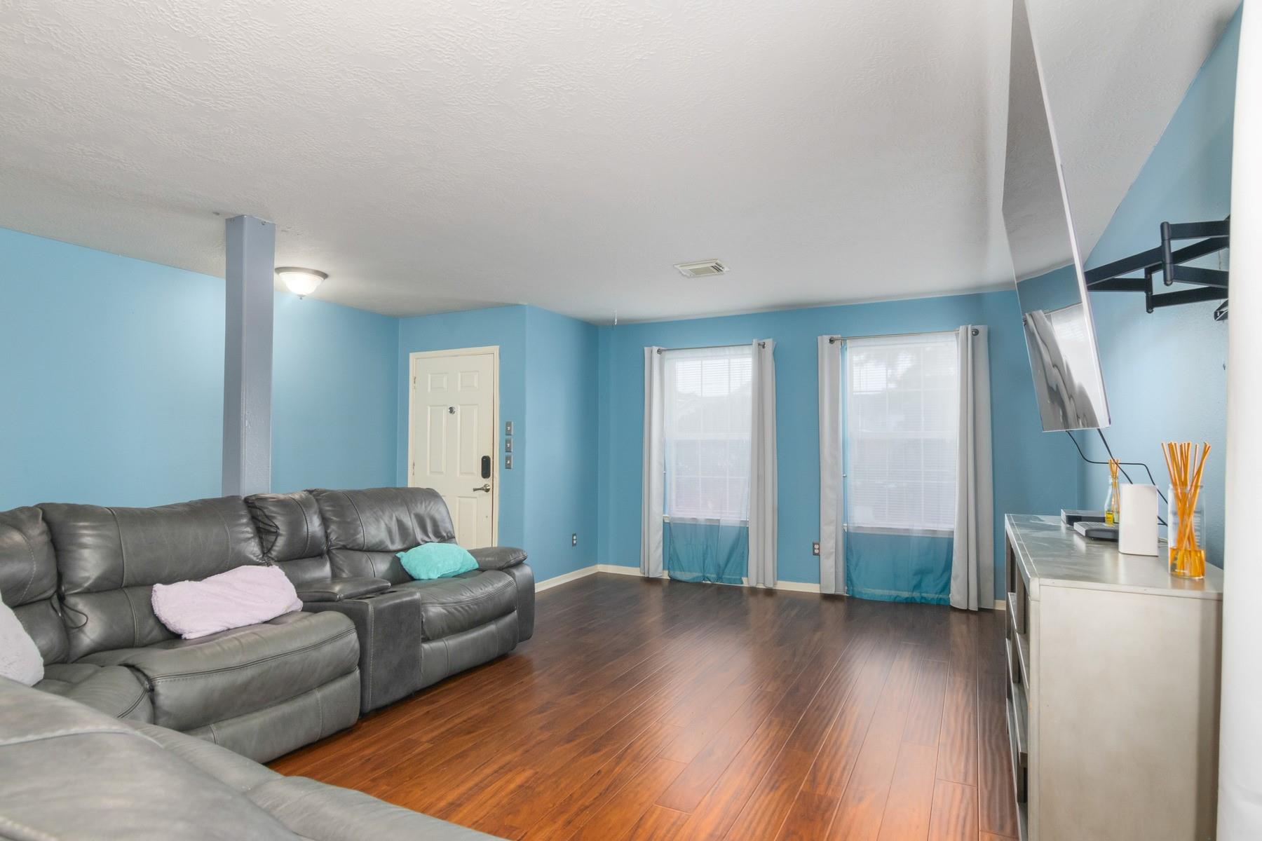 5015 Woodland Meadows Lane