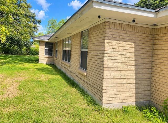 8002 County Road 172