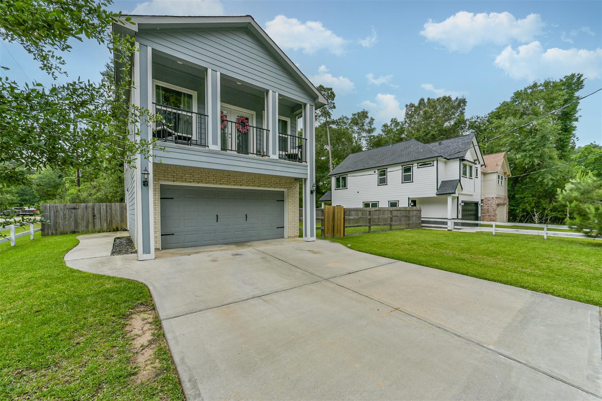 725 Magnolia Point Drive