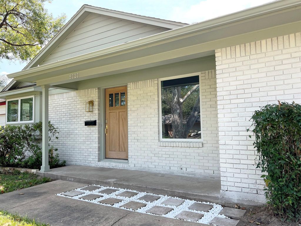 Photo of 5323 Manor Creek Lane, Houston, TX 77092 (MLS # 35361967)