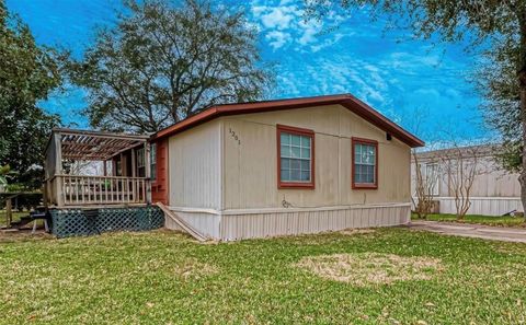 Photo of 1201 Pampas Lane, League City, TX 77573 (MLS # 40340172)