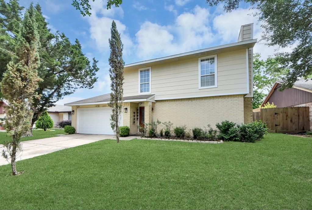 Photo of 6903 La Violetta Drive, Houston, TX 77083 (MLS # 61763189)