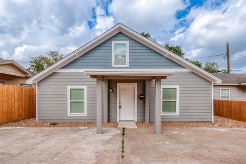 Photo of 2725 Avenue F #RR, Rosenberg, TX 77471 (MLS # 35141207)