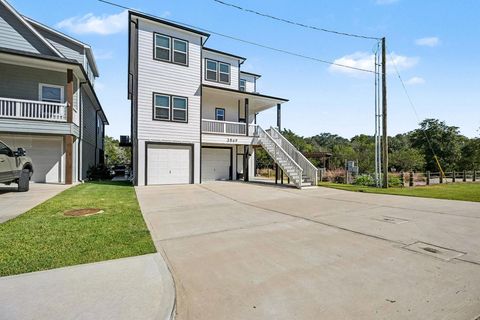 3869 Water Street Dickinson TX 77539