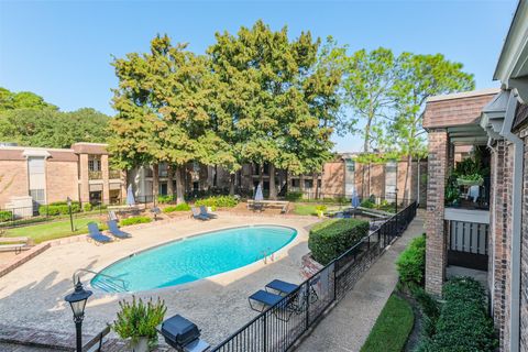 Photo of 7575 Katy Freeway #143, Houston, TX 77024 (MLS # 10643325)