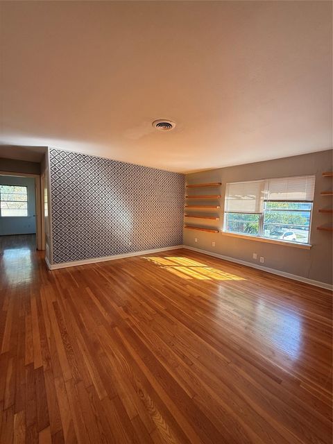 Photo of 5724 Parwill Street, Houston, TX 77081 (MLS # 36693307)