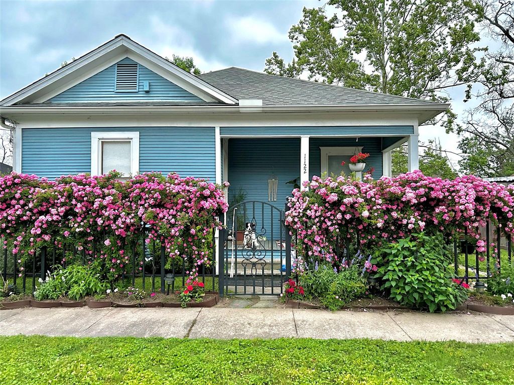 Photo of 1122 Louise Street, Houston, TX 77009 (MLS # 66797374)