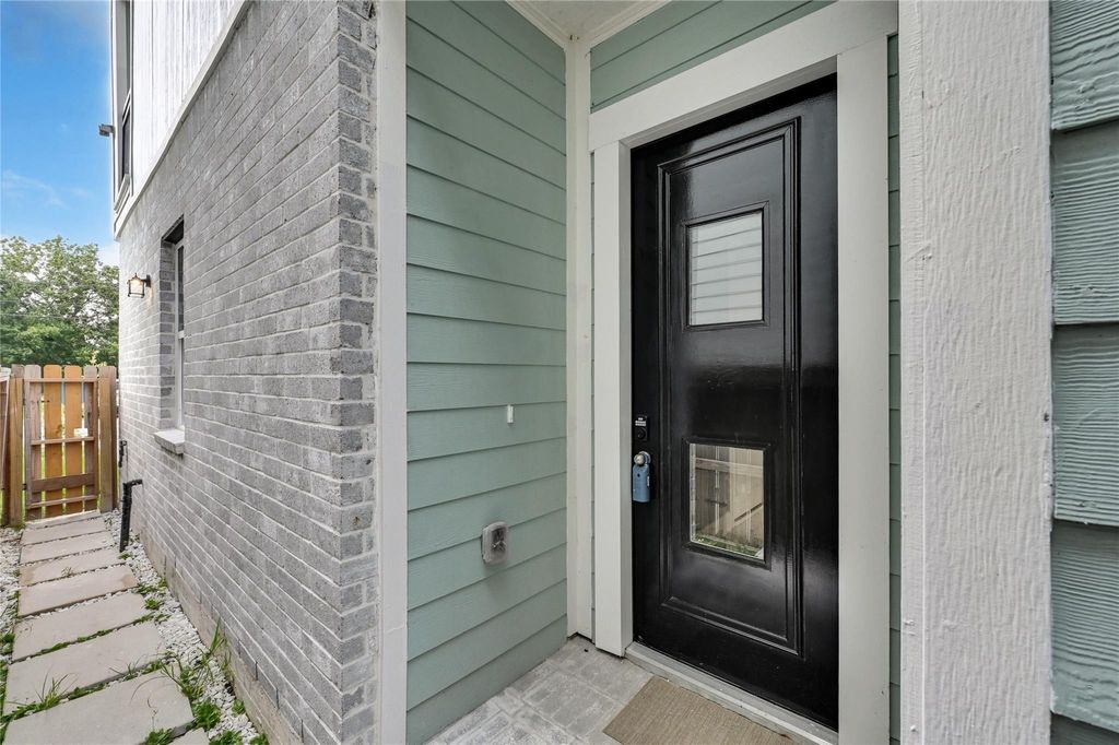 Photo of 4306 New Orleans Street, Houston, TX 77020 (MLS # 73975216)