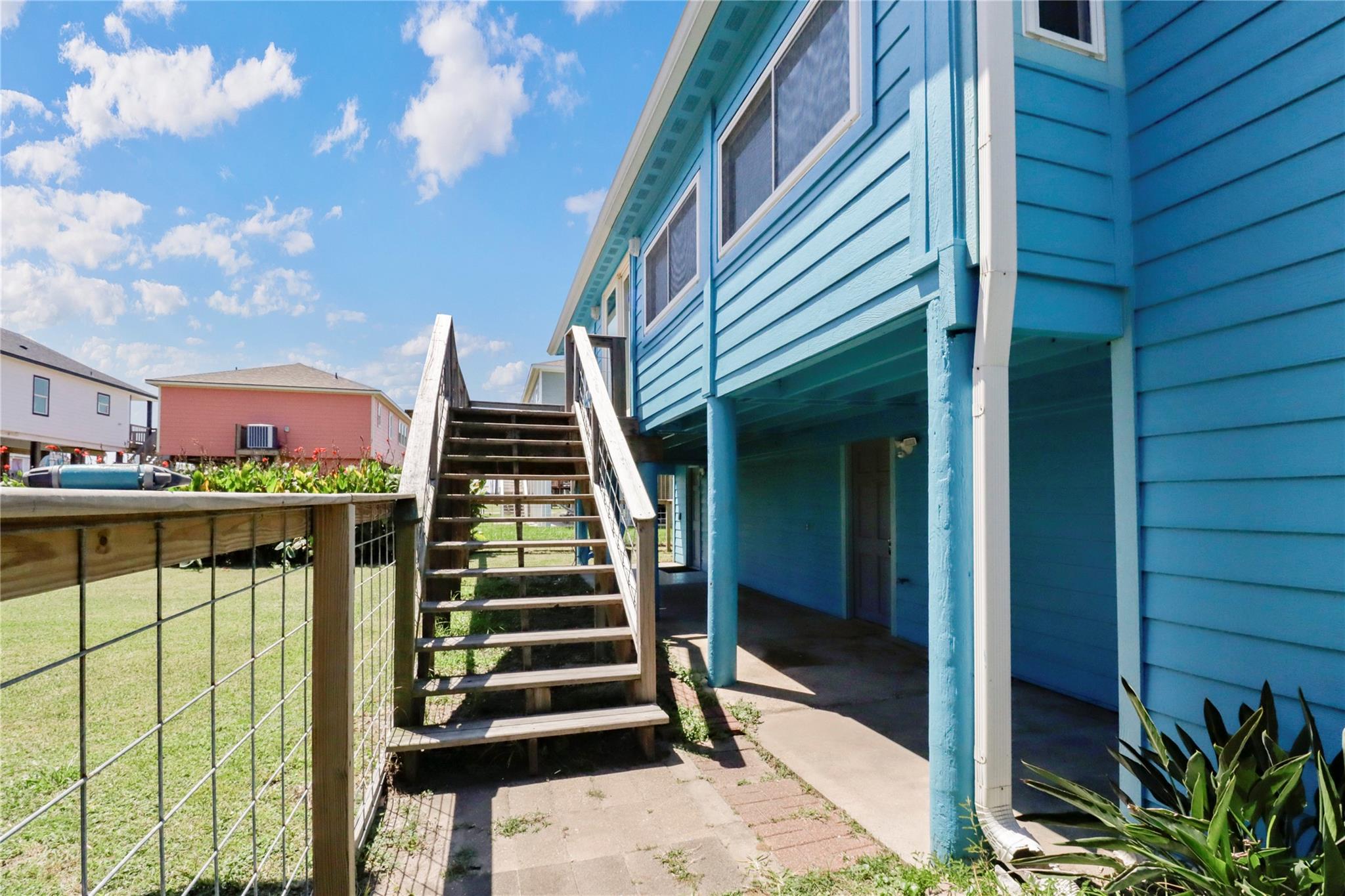 315 Coral Court