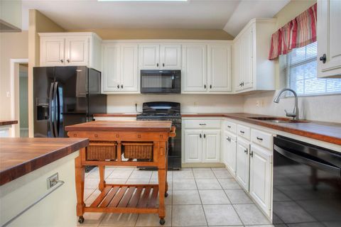 Tiny photo for 2115 Greentree Drive, Huntsville, TX 77340 (MLS # 89635569)