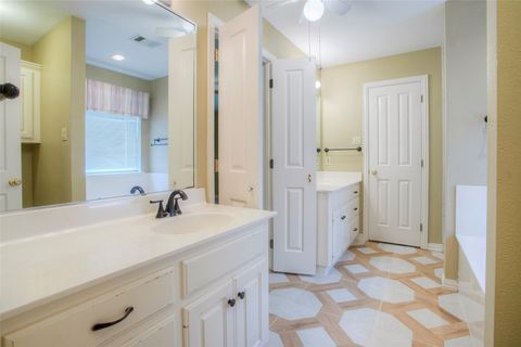 Tiny photo for 2115 Greentree Drive, Huntsville, TX 77340 (MLS # 89635569)