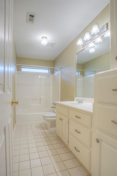 Tiny photo for 2115 Greentree Drive, Huntsville, TX 77340 (MLS # 89635569)