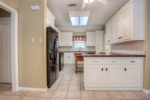 Tiny photo for 2115 Greentree Drive, Huntsville, TX 77340 (MLS # 89635569)