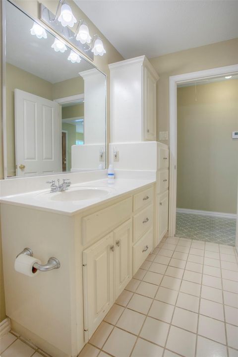 Tiny photo for 2115 Greentree Drive, Huntsville, TX 77340 (MLS # 89635569)