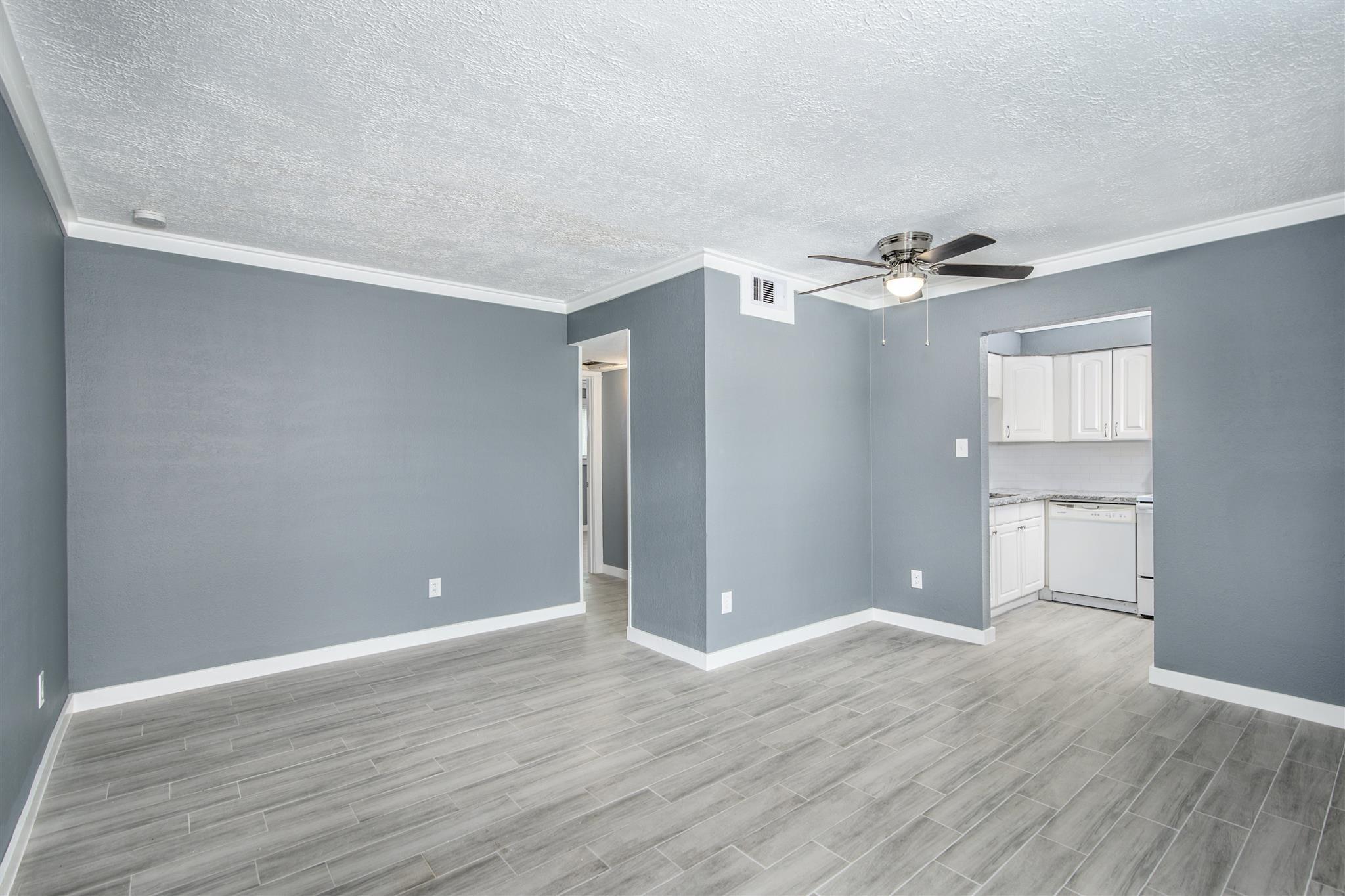 107 E Willowick Avenue 4