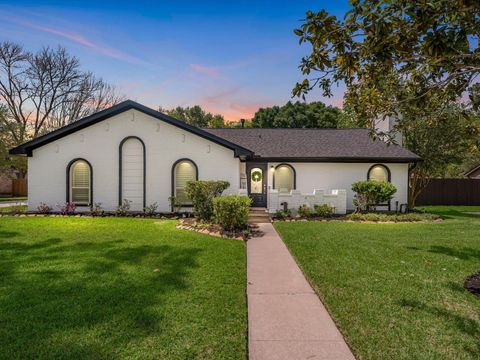505 Pilgrim Lane Friendswood TX 77546