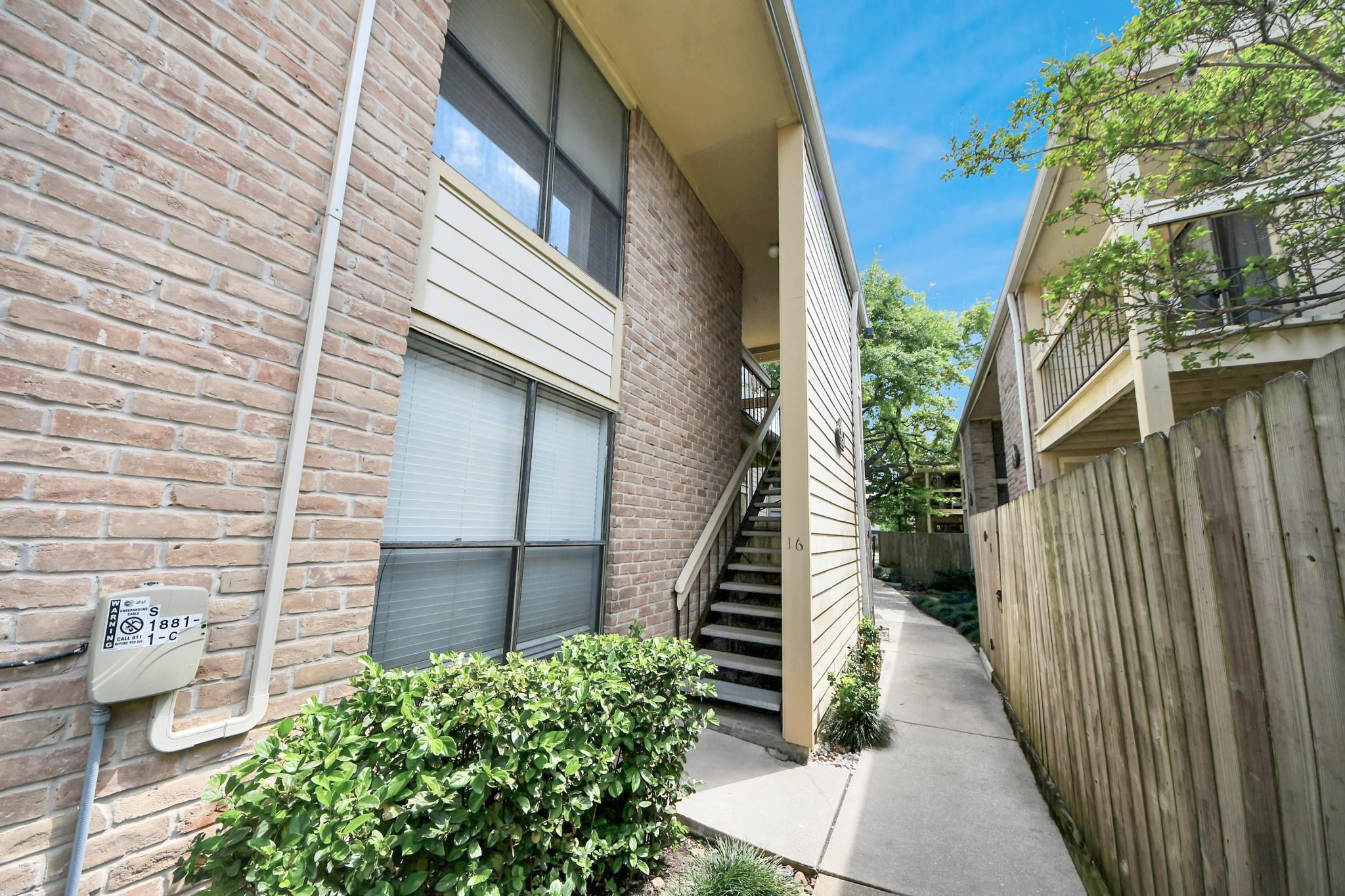 1881 Bering Drive 16