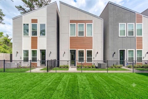 Photo of 564 Janisch Road, Houston, TX 77018 (MLS # 38232839)