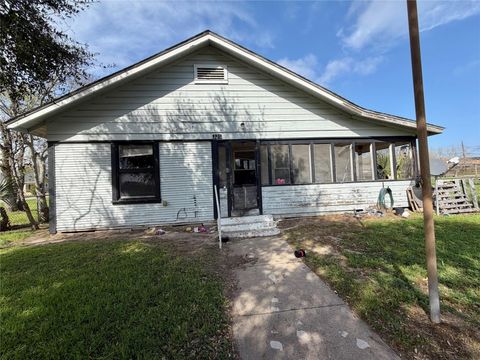 Tiny photo for 326 W 2nd Street, Freeport, TX 77541 (MLS # 4283041)