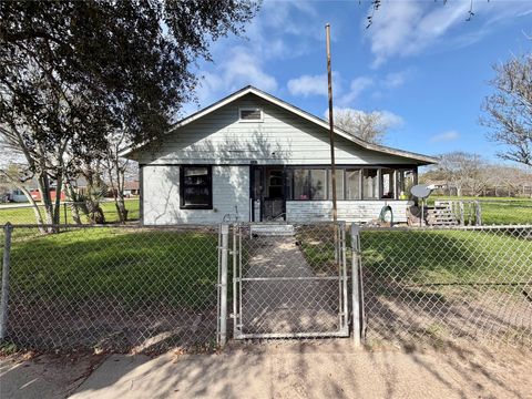 Photo of 326 W 2nd Street, Freeport, TX 77541 (MLS # 4283041)
