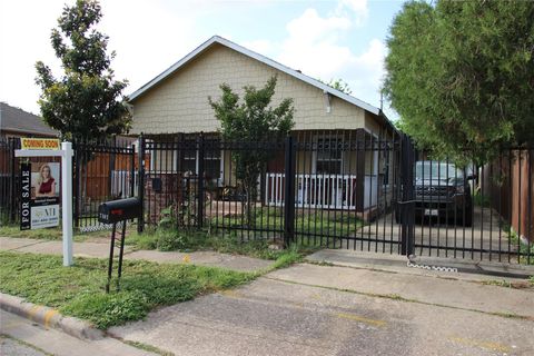 Photo of 7107 Avenue I, Houston, TX 77011 (MLS # 79862527)
