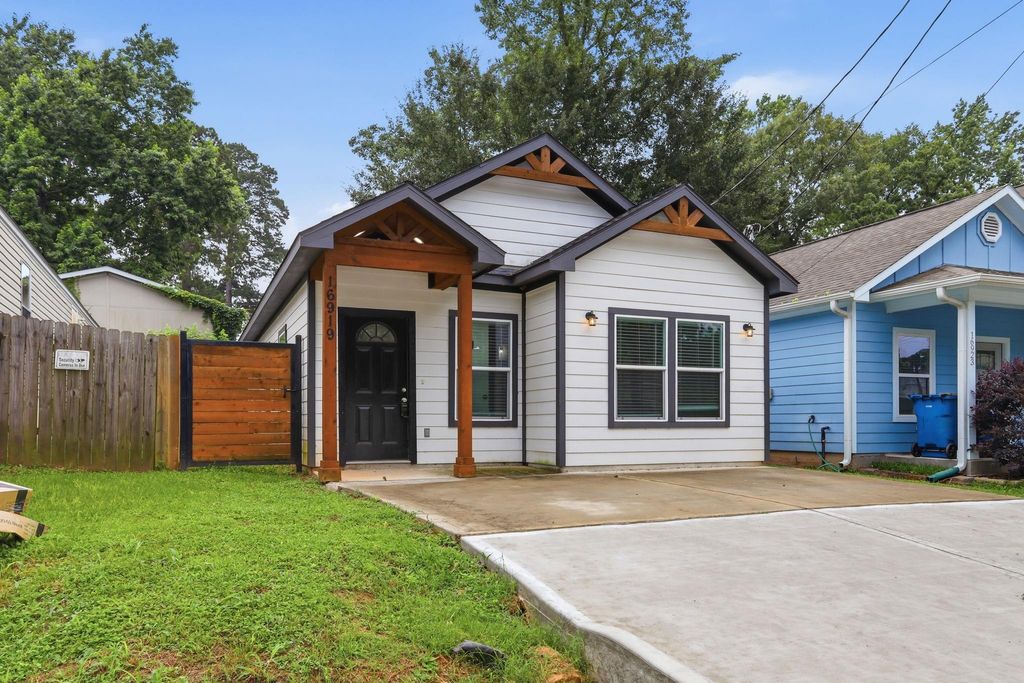 Photo of 16919 Balmoral, Montgomery, TX 77316 (MLS # 46835960)
