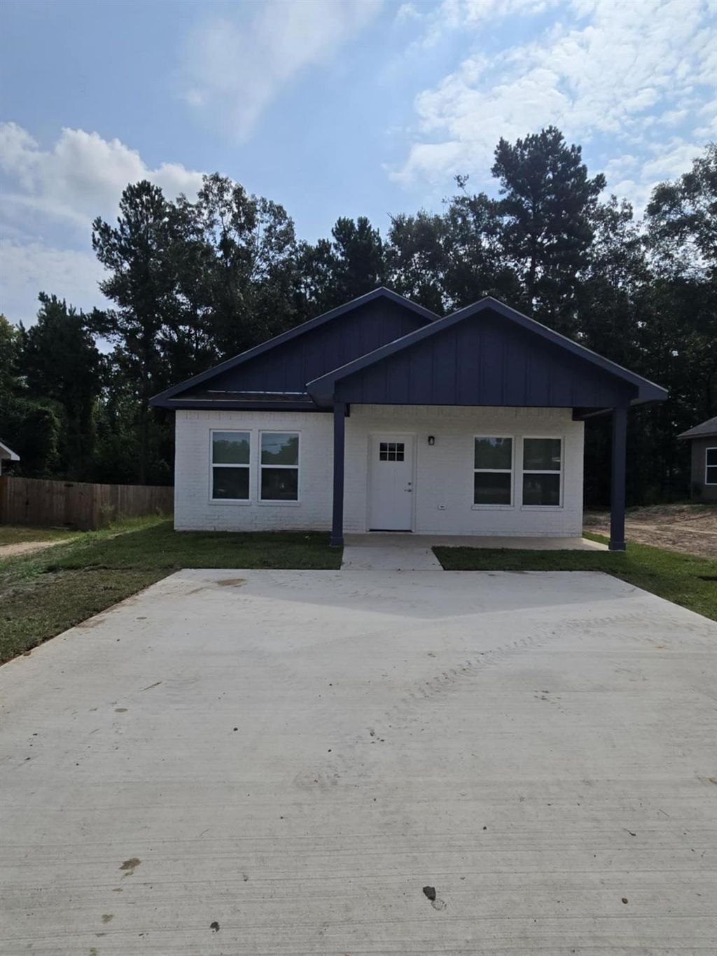 Photo of 1714 Sayers Street, Lufkin, TX 75904 (MLS # 44555010)