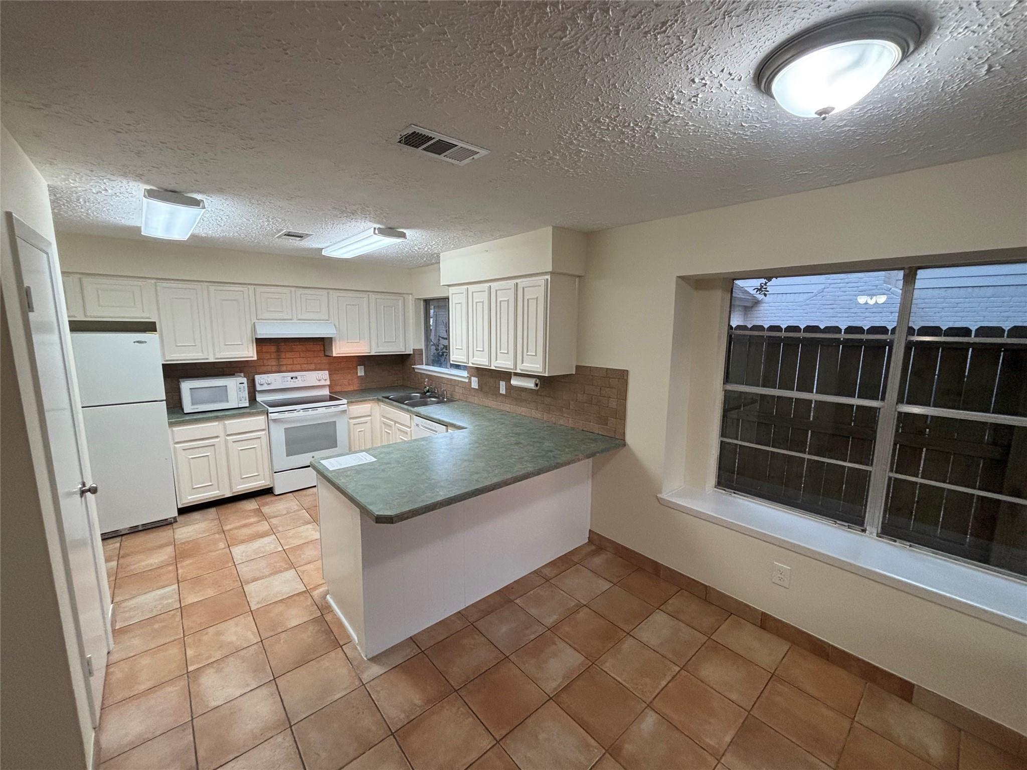 8323 Apothecary Lane