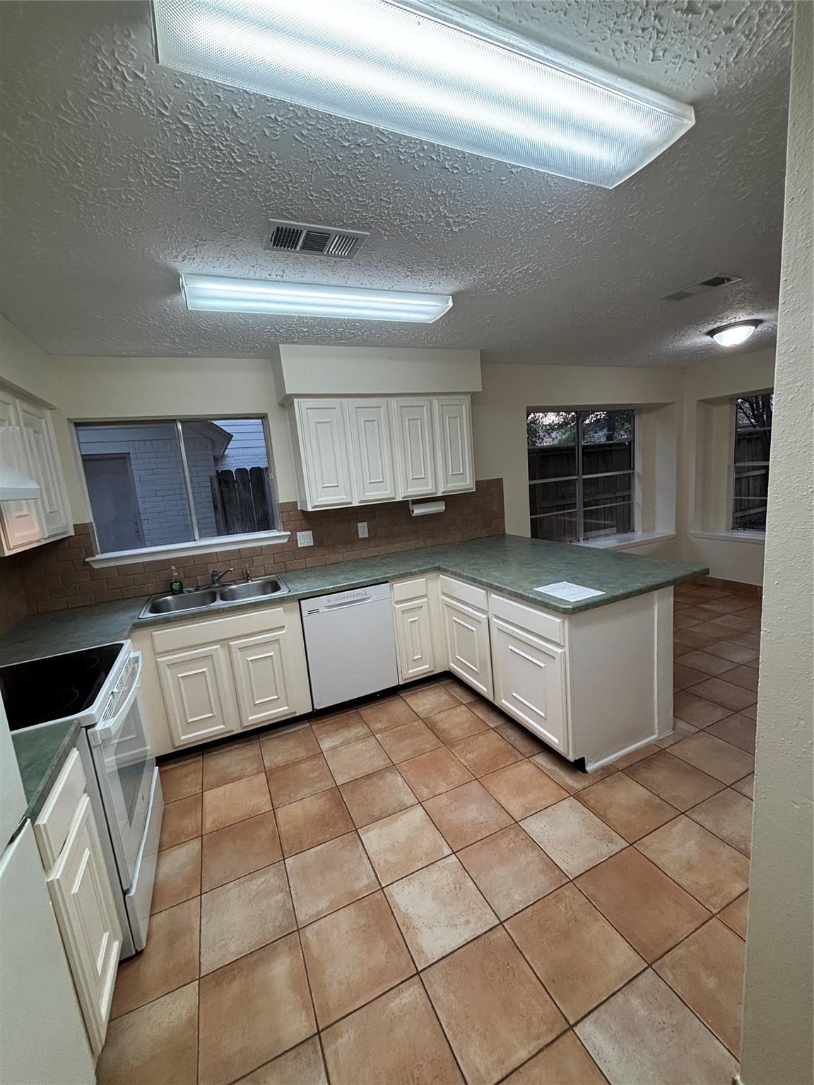 8323 Apothecary Lane