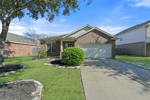 Photo of 1903 Highland Point Court, Pearland, TX 77581 (MLS # 38658371)