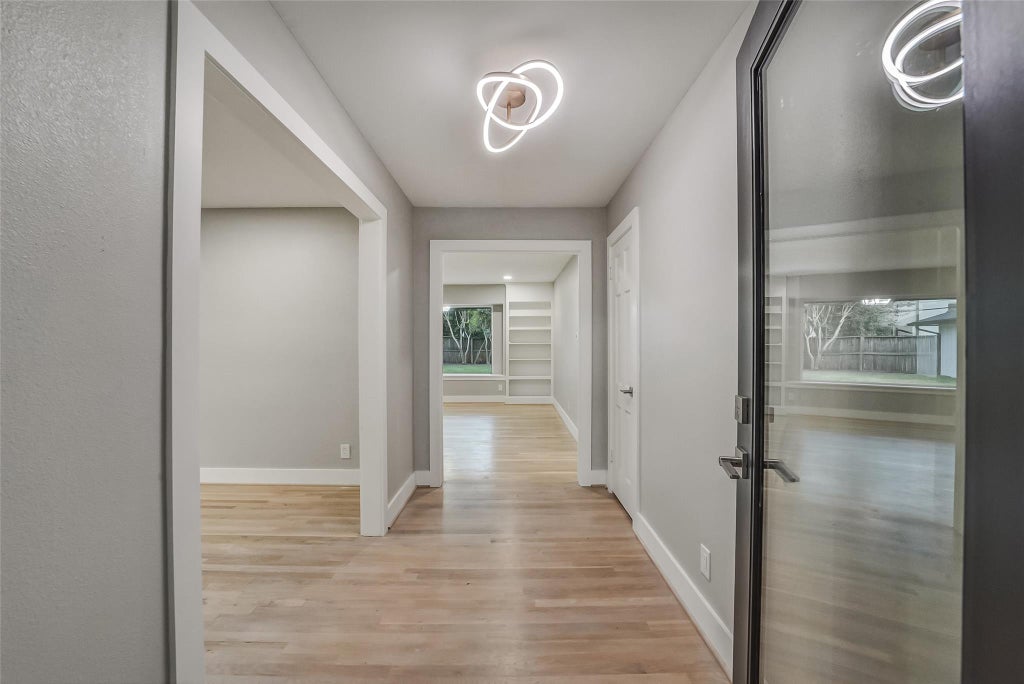Photo of 5318 Queensloch Drive, Houston, TX 77096 (MLS # 30632594)