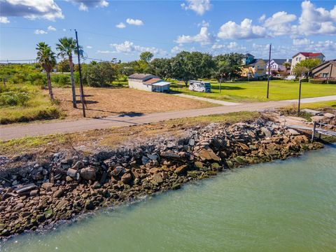 2221 Avenue A San Leon TX 77539