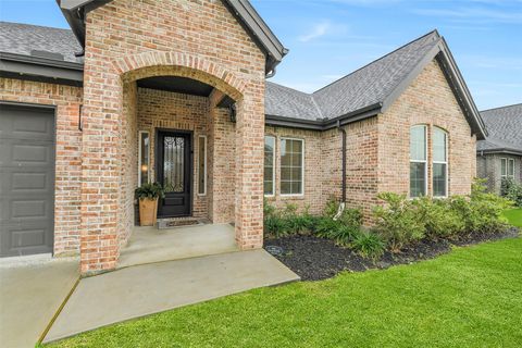 Photo of 10015 Goliad Drive, Mont Belvieu, TX 77523 (MLS # 92400447)