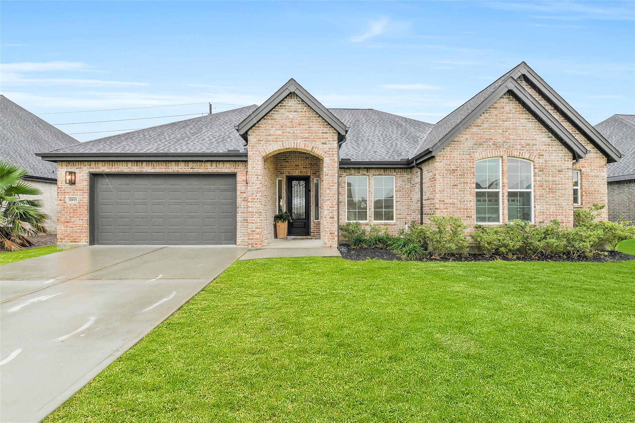 10015 Goliad Drive