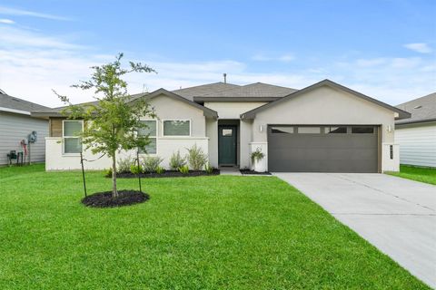 Photo of 6923 Amber Cliff Lane, Richmond, TX 77469 (MLS # 80664502)