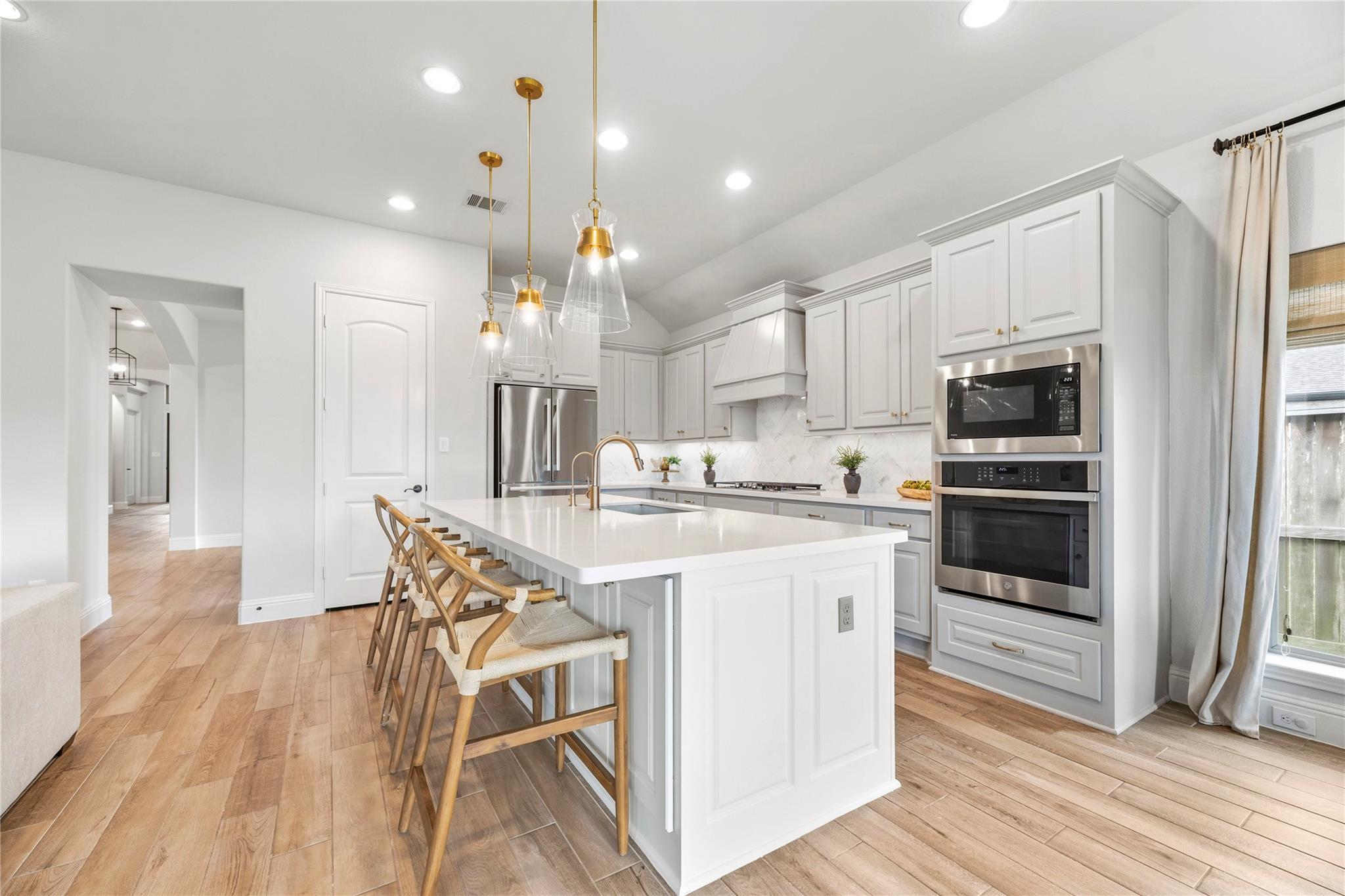 1907 Creekwood Cove