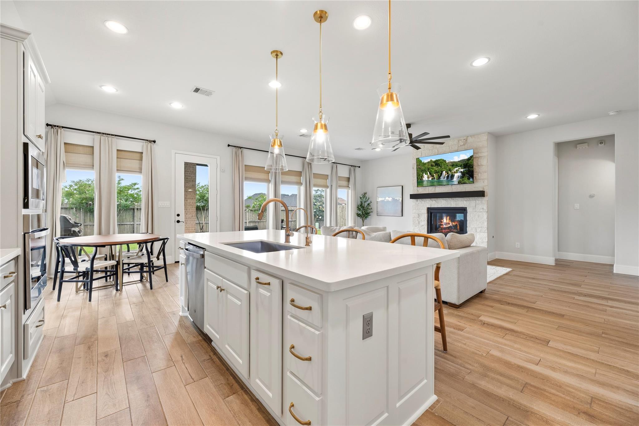 1907 Creekwood Cove