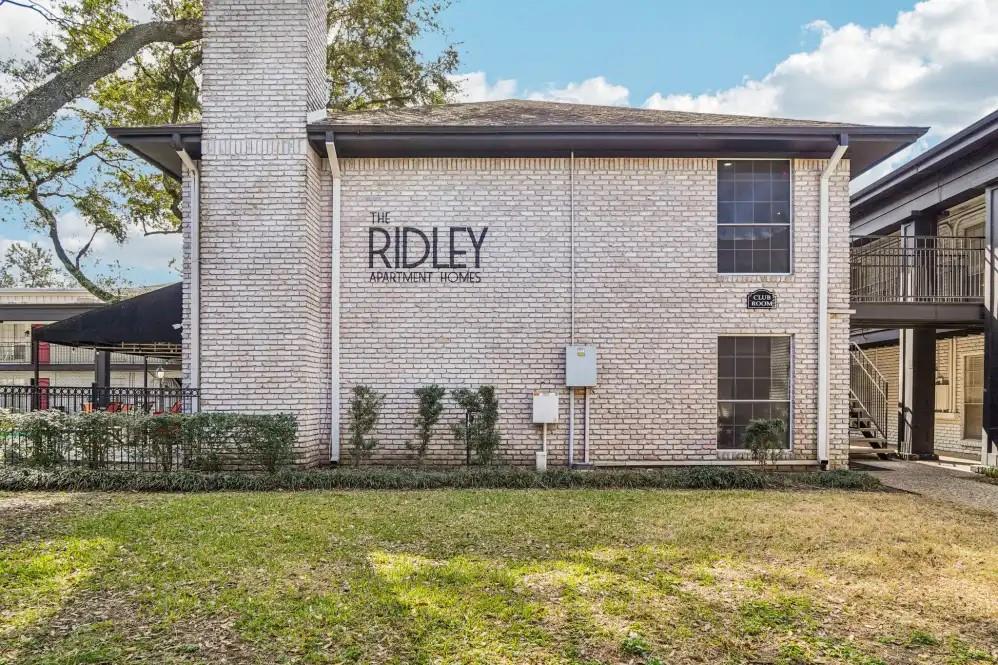 2815 Greenridge Drive 1-024