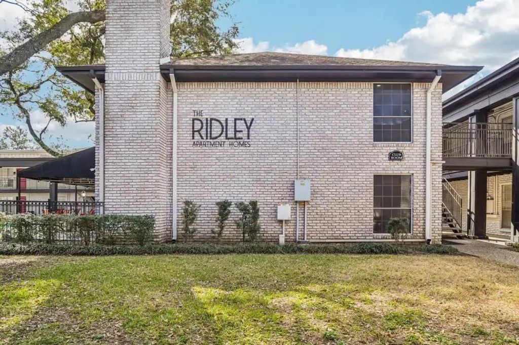 Photo of 2815 Greenridge Drive #1-024, North Houston, TX 77057 (MLS # 22746111)